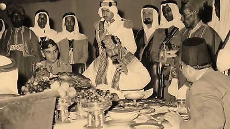 صورة نادرة توثق لقاء الملك عبدالعزيز وملك الأردن قبل 73 عامًا