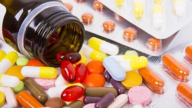 مختص: يشترط على المسافرين حمل مستندات طبية لإثبات حاجتهم للأدوية .. فيديو