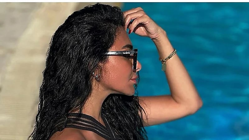 مريهان حسين تلفت الانتباه في أحدث ظهور لها من الشاطئ