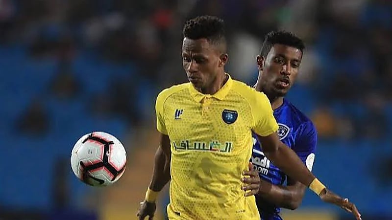 نيوم يفاوض عبدالفتاح آدم