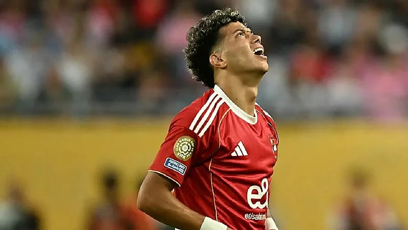 إمام عاشور يتعرض لوعكة صحية وينقل إلى المستشفى