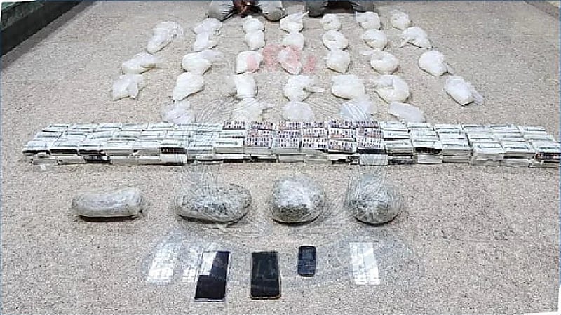 القبض على آسيويين أثناء تهريب مخدرات ومؤثرات عقلية بعُمان