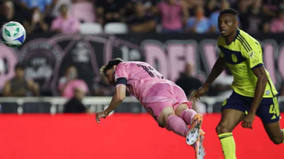 ميسي يقود إنتر ميامي لعبور ناشفيل بثنائية  .. فيديو