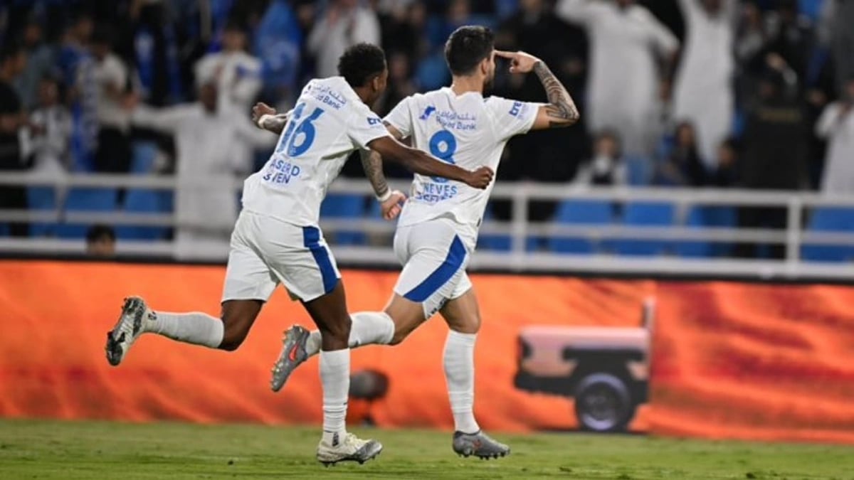الهلال يقسو على النجمة برباعية