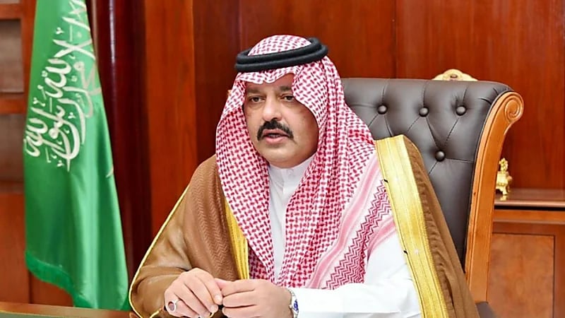 "أمير حائل" يوجّه بدراسة طريق جبة ووضع حلول عاجلة للإبل السائبة