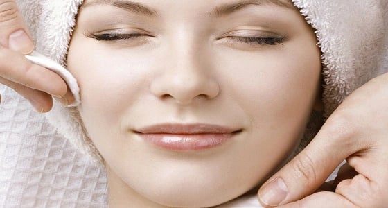 تخلصي من المسام الواسعة بهذه الخطوات