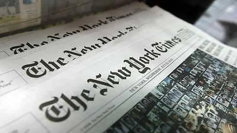 "الفراج" يسخر من "نيويورك تايمز" ويشبهها بإعلام دول العالم الثالث