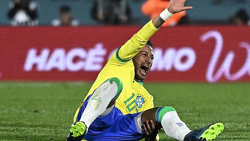 مستشار قانوني : الهلال لا يستطيع تسجيل أي لاعب بدلًا لنيمار خلال الفترة الحالية