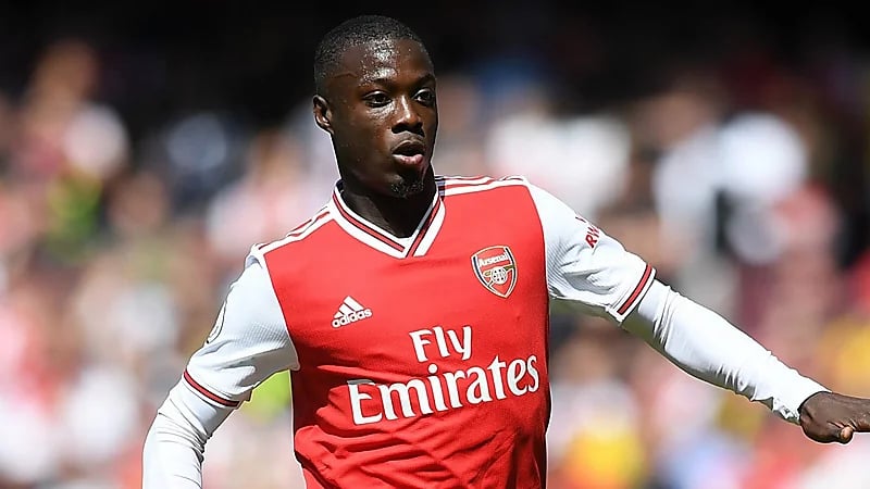 جناح أرسنال على أعتاب الانضمام إلى دوري روشن