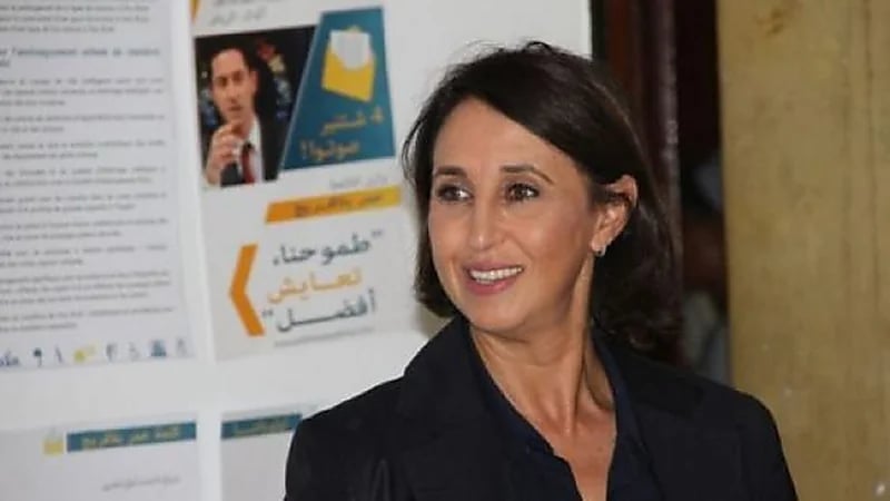 نشر صور مخلة لمسؤولة مغربية