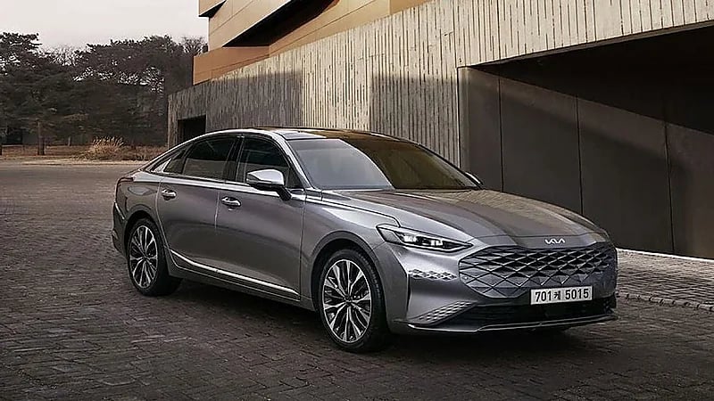 بالصور.. مواصفات وأسعار السيارة K8 موديل 2023 في المملكة