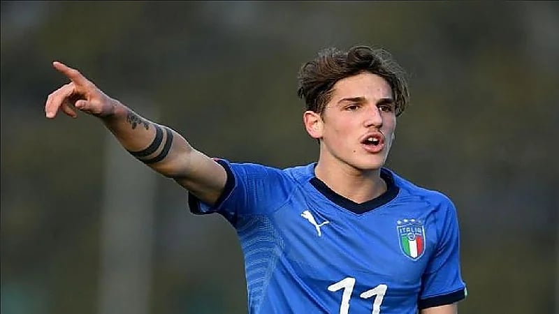 زانيولو مهدد بالإيقاف بعد لكمه لاعبين من روما