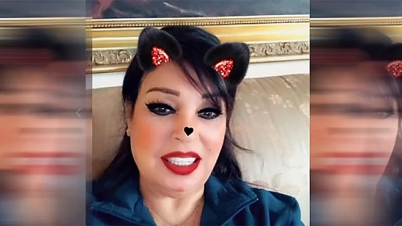 فيفي عبده تظهر بـ"فلتر" قطة