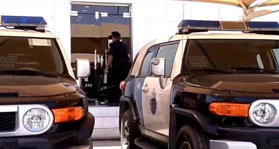 طفل يهرب بسيارة والده إلى جدة