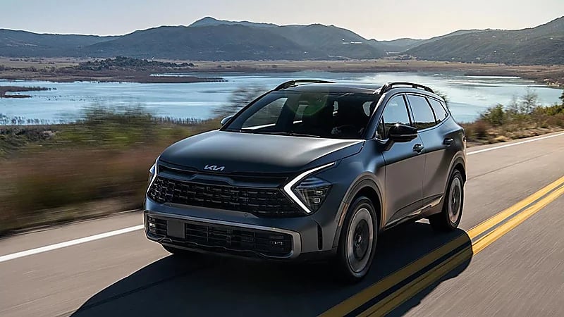 بالصور.. مواصفات وأسعار سبورتاج وهيونداي في المملكة