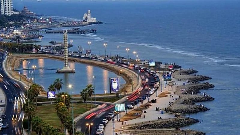 أمانة جدة تنبه بإغلاق جزئي لطريق الكورنيش