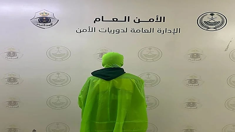 القبض على مواطن لتعطيله حركة السير ومحاولة الهروب من مركبة أمنية بالأحساء