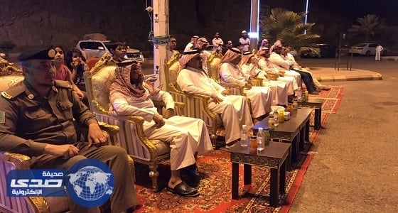 محافظ القرى: يتفقد مركز الإرشاد السياحي بنخال ويحضر فعاليات فرقة الفنون ببيت البادية