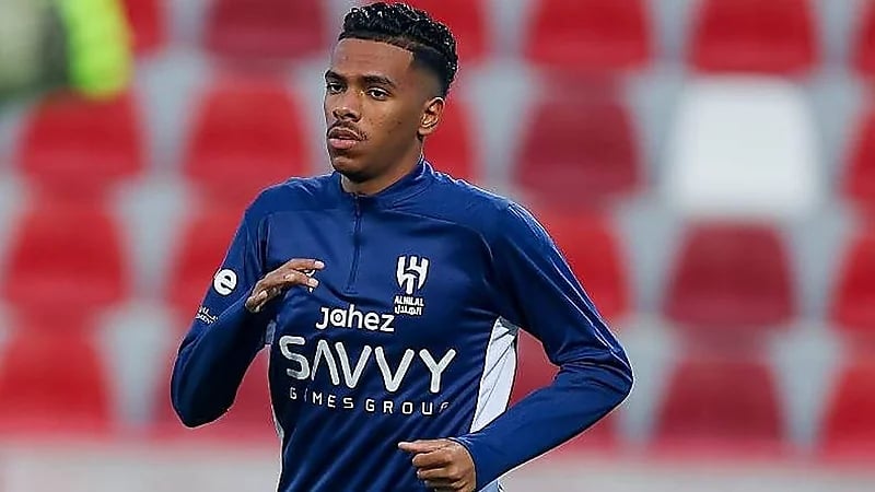 الهلال يفتح الباب أمام الشباب لضم ثلاثة من نجومه