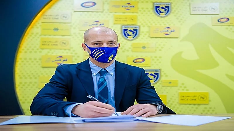 التعاون يعلن التعاقد مع المدرب "نيستور إل مايسترو" رسمياً