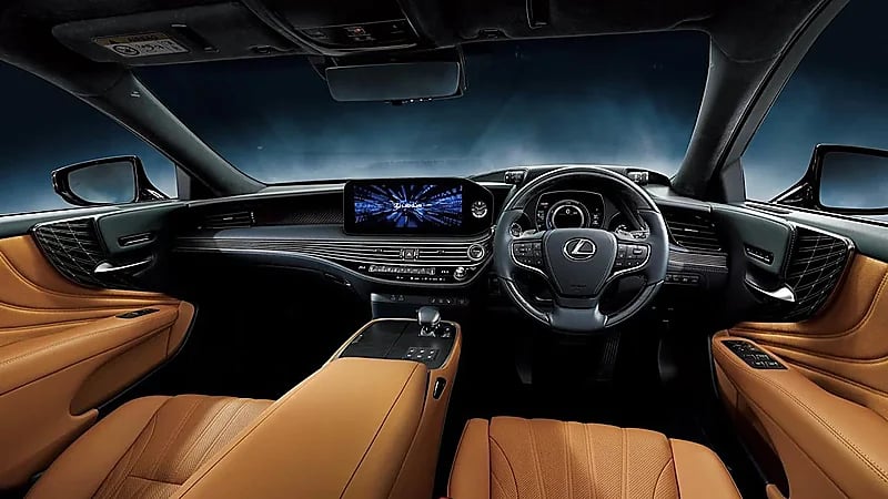 بالصور.. لكزس ترفع الستار عن الجيل الجديد من LS