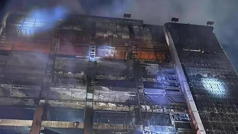 العراق يعلن الحداد ثلاثة أيام على ضحايا حريق مول الكوت