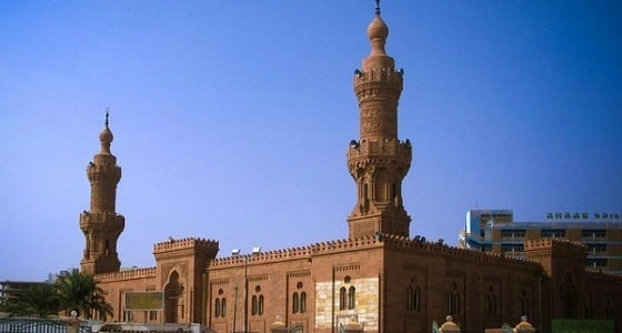 لأول مرة بالسودان فتاة تحضر عقد زواجها في المسجد