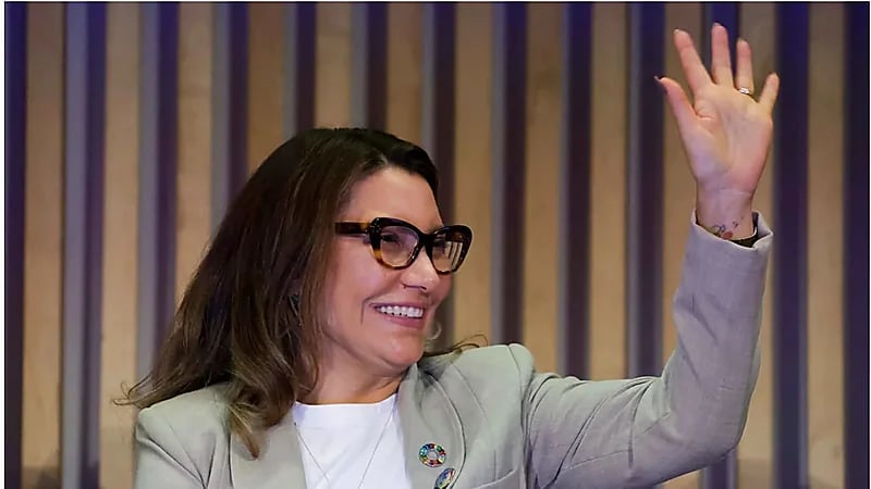 سيدة البرازيل الأولى تهين إيلون ماسك وتصفه بـ بوق سفينة