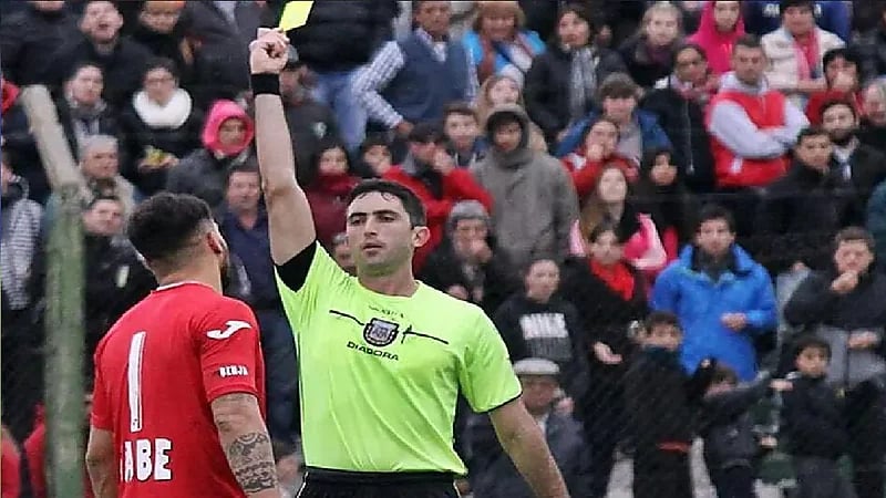 صافرة أرجنتينية تقود لقاء الاتحاد والرياض