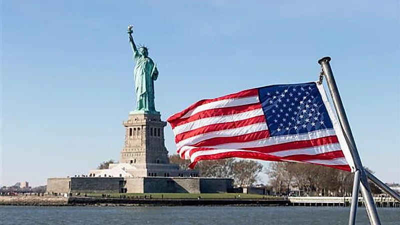 السفيرة الأمريكية لدى الناتو: نأمل في بدء مفاوضات حول أوكرانيا بشروط كييف