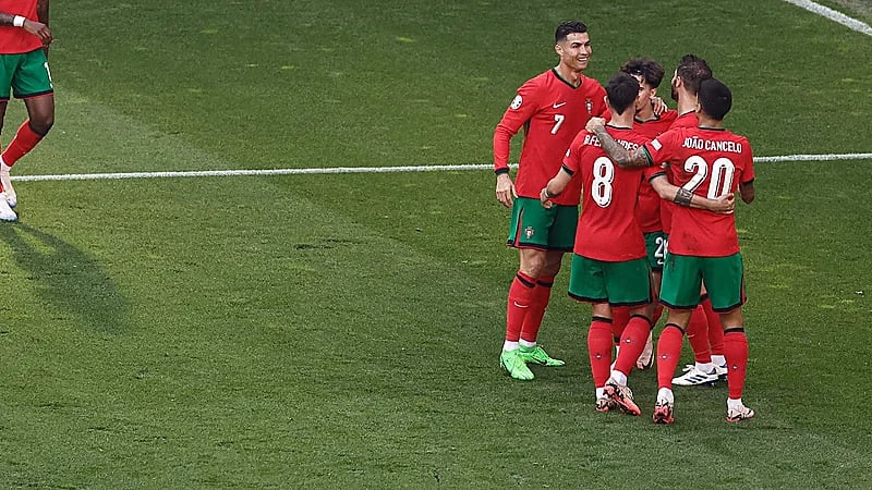 البرتغال تفوز على تركيا بثلاثية نظيفة