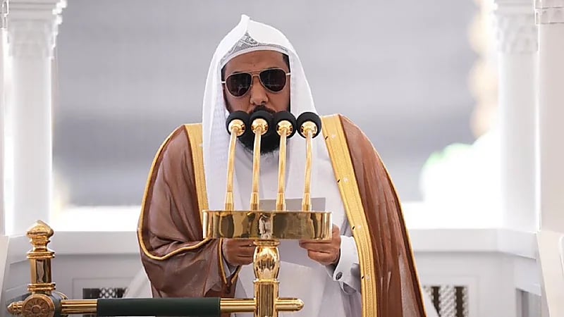 عبدالله الجهني وعبدالباري الثبيتي إمامان لصلاة الجمعة بالمسجد الحرام والمسجد النبوي