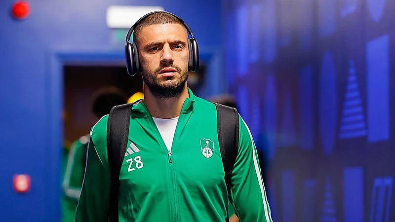 ديميرال يرفض الرحيل عن الأهلي