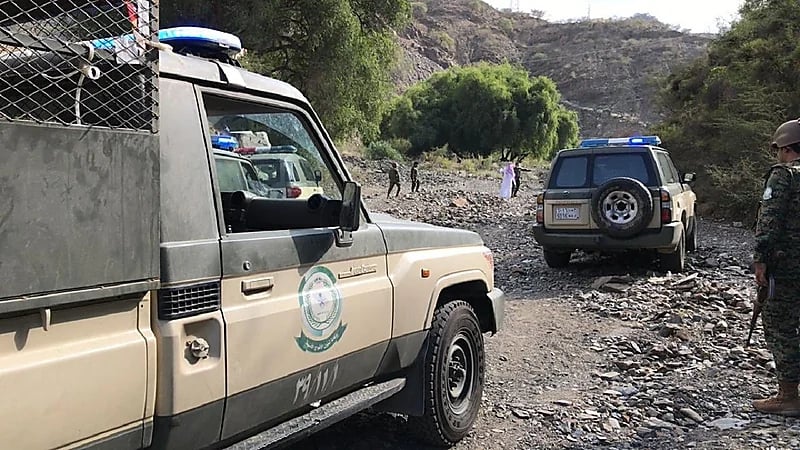 القبض على 6 أشخاص لتهريبهم القات في 3 مناطق