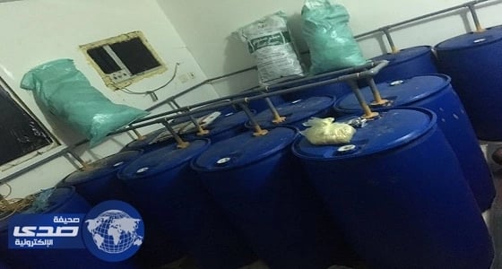 بالصور.. القبض على إثيوبيين اثنين يديران مصنعا لإنتاج العرق المسكر بالطائف
