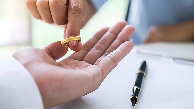 بالفيديو .. حكم إفشاء الأسرار الزوجية بعد الطلاق