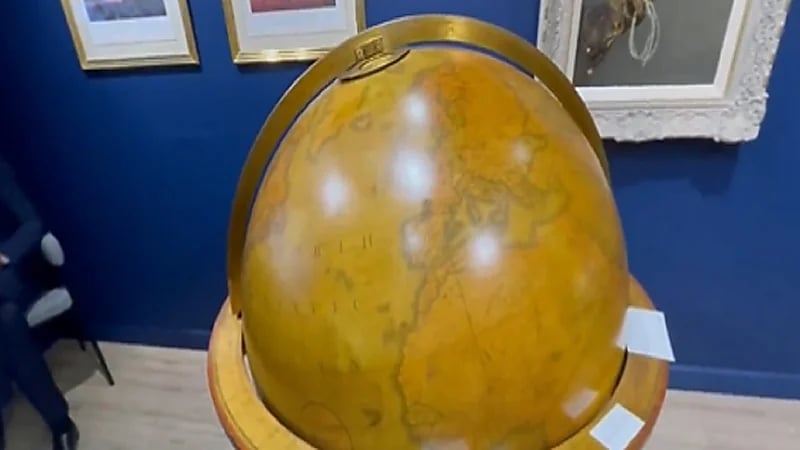 بالفيديو .. كرة أرضية بقيمة أكثر من مليون ريال في معرض الرياض الدولي للكتاب