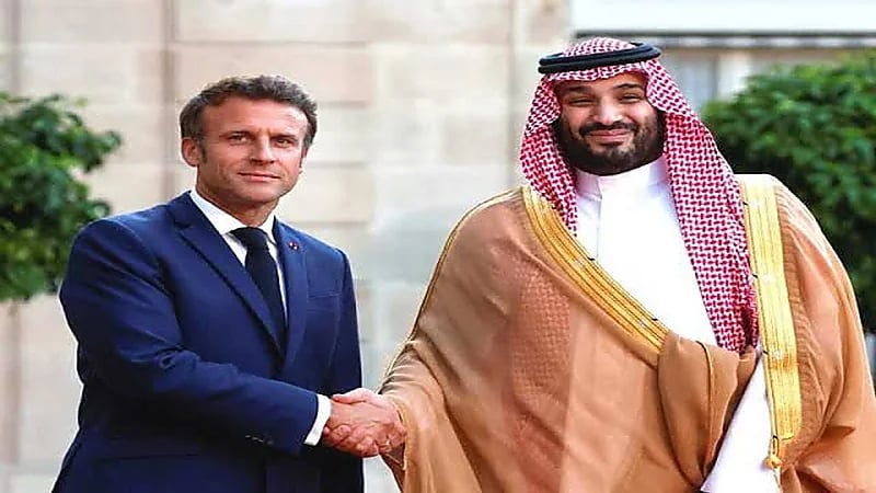 وصول ولي العهد إلى قصر الإليزيه في باريس .. فيديو وصور