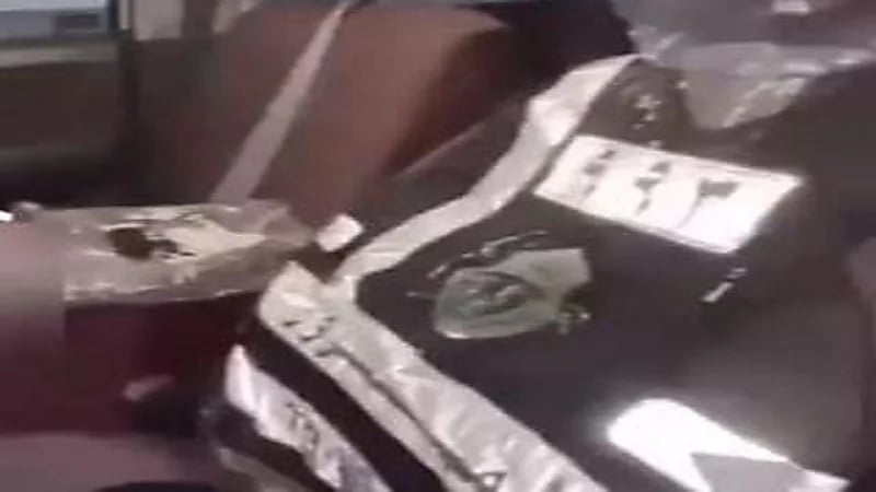 بالفيديو.. الإطاحة بـ عشريني جهز مركبته بتجهيزات عسكرية وعكس السير في الباحة