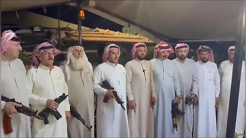 عشائر عربية في سوريا: تحرُم علينا شرب القهوة ودقّ النجر حتى ترجع السويداء.. فيديو