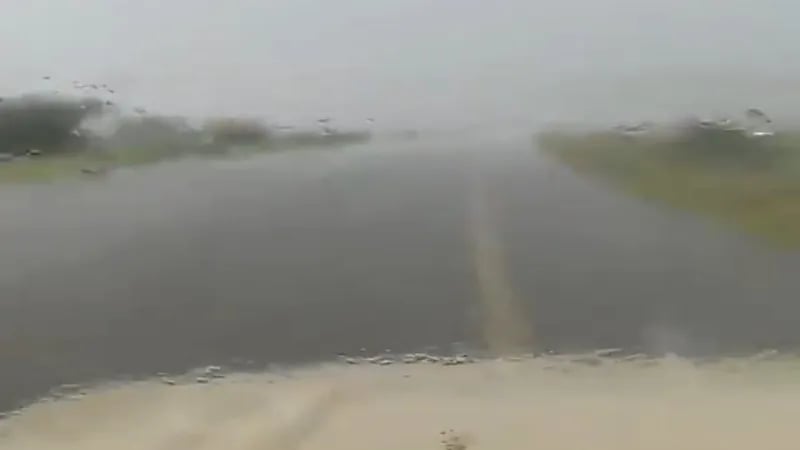 شاهد.. أمطار وبردية العارضة في جازان