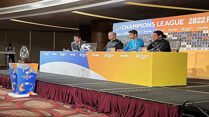 مدرب "أوراوا": جاهزين لتحدي الهلال وتحقيق اللقب