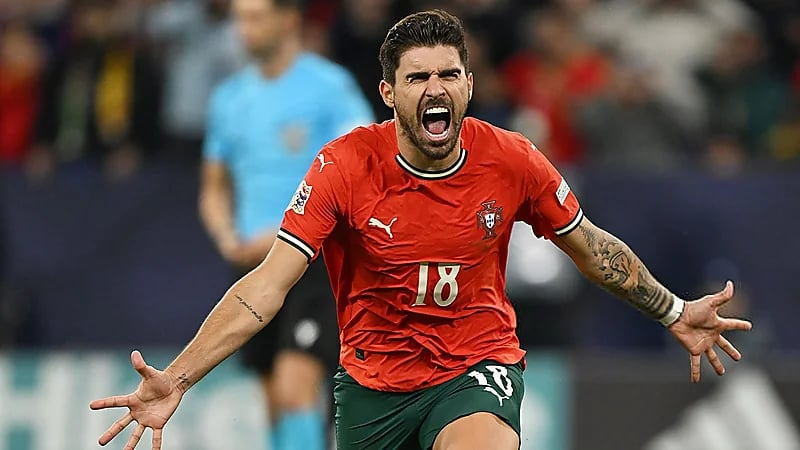 نيفيز الهلال يحسم البطولة للبرتغال