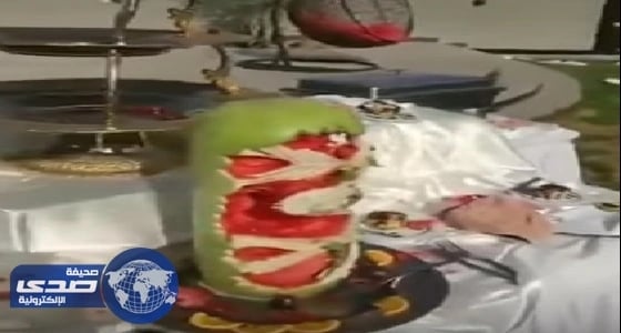 بالفيديو.. مواطن يوثق إسرافا في الطعام وتركه في العراء بعد إحدى الحفلات