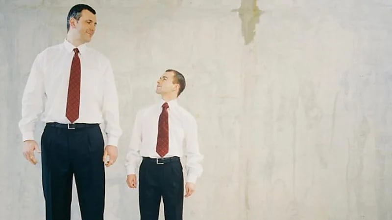 دراسة تؤكد أن طوال القامة أكثر عرضة للإصابة بمشكلات صحية من قصار القامة