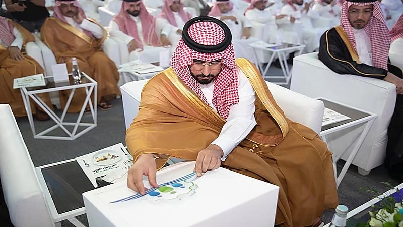 محافظ الخرج يرعى حفل تخريج متدربي معهد الصناعات الغذائية بالمحافظة.. صور