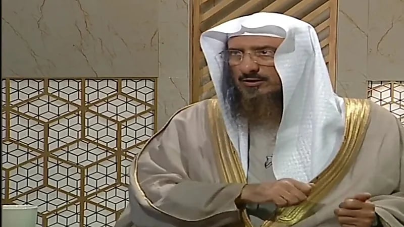 بالفيديو.. حكم الرسوم المفروضة على بطاقات السحب البنكية عند سحب النقود
