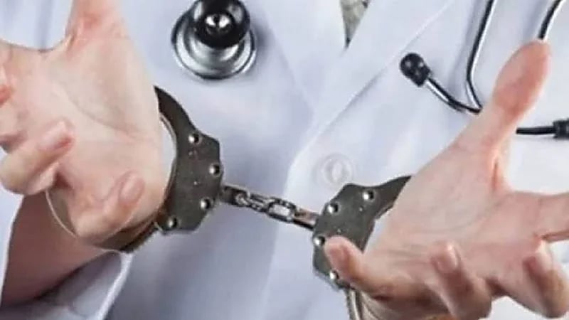 طبيب بيطري يتسبب في بتر قدم شاب