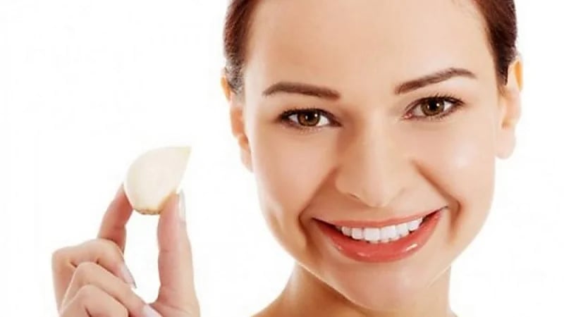 زيت الثوم يؤخر الشيخوخة ويحمي البشرة من الأشعة فوق البنفسجية