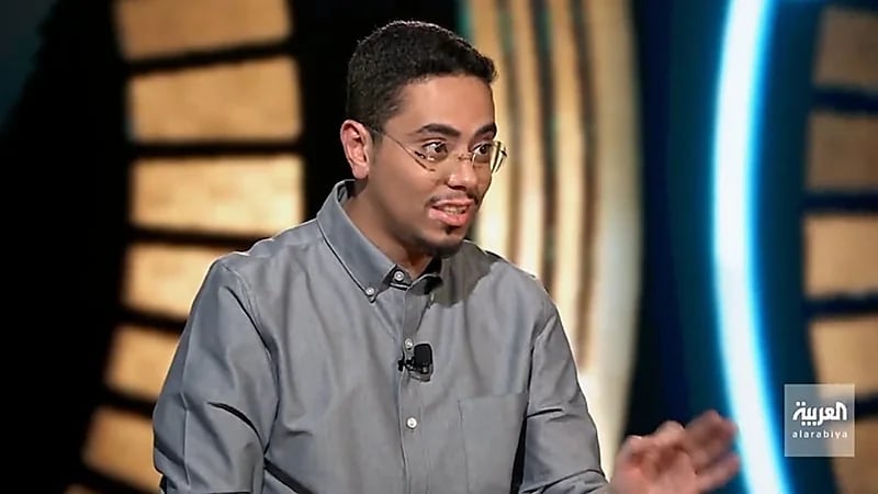 بالفيديو.. خبير تقني يوضح هل السيارات الذكية معرضة للاختراق